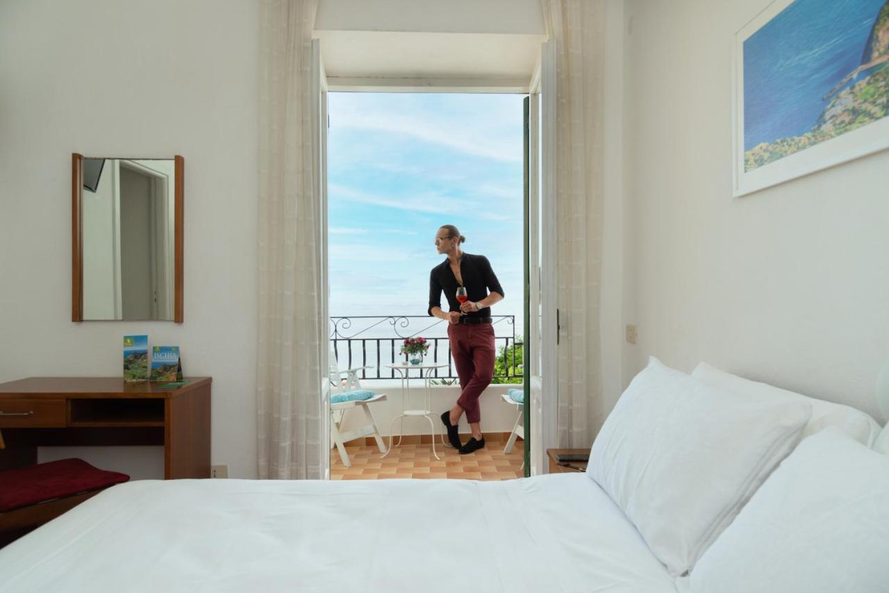 Villa Bina Sea Hotel Sant'Angelo  エクステリア 写真