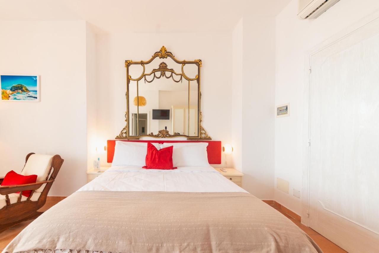 Villa Bina Sea Hotel Sant'Angelo  エクステリア 写真