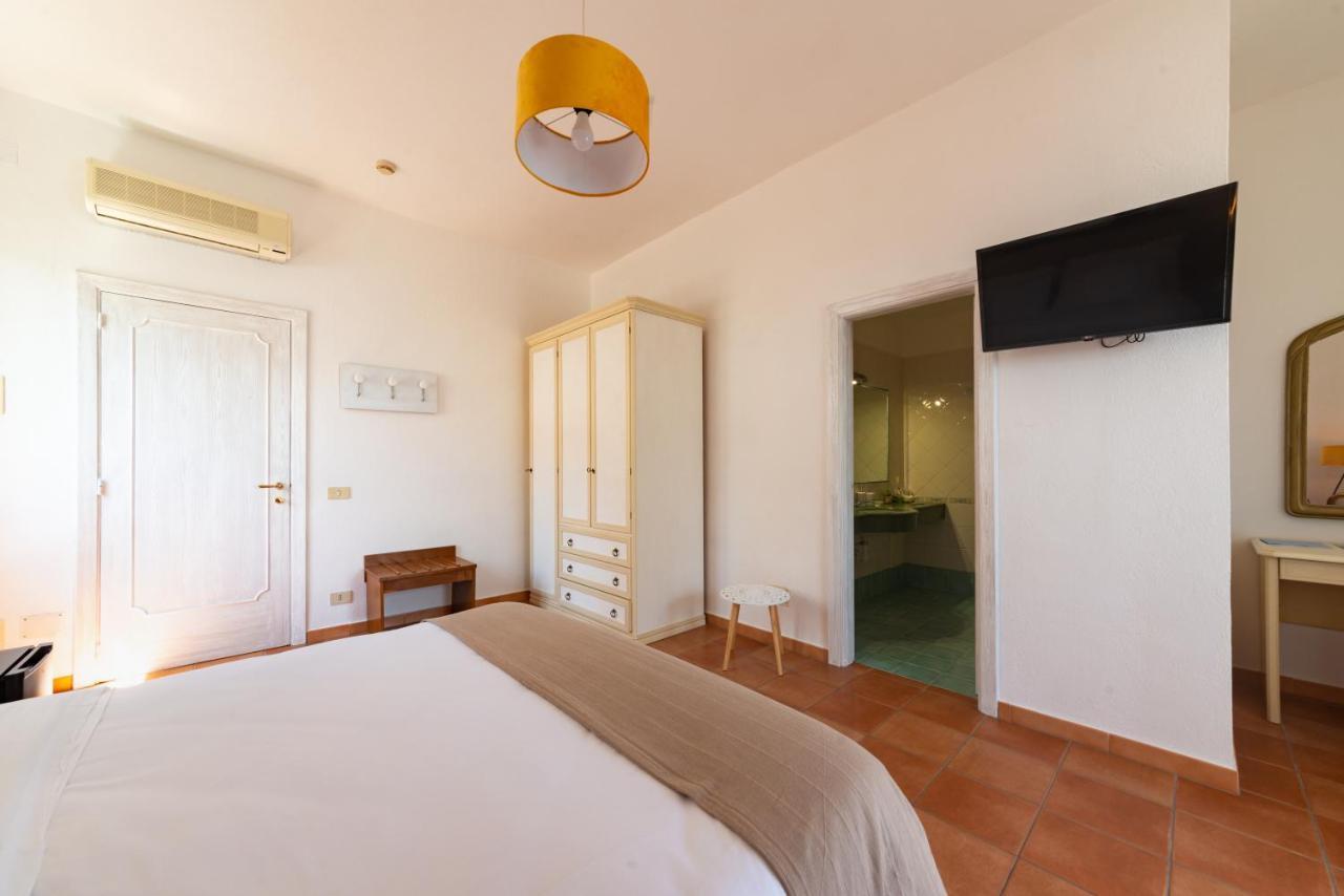 Villa Bina Sea Hotel Sant'Angelo  エクステリア 写真