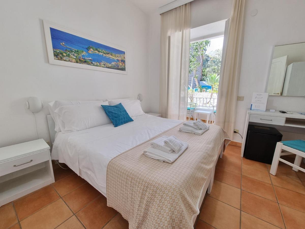 Villa Bina Sea Hotel Sant'Angelo  エクステリア 写真