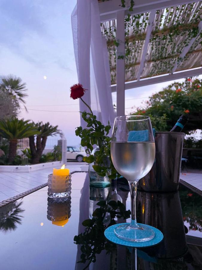 Villa Bina Sea Hotel Sant'Angelo  エクステリア 写真