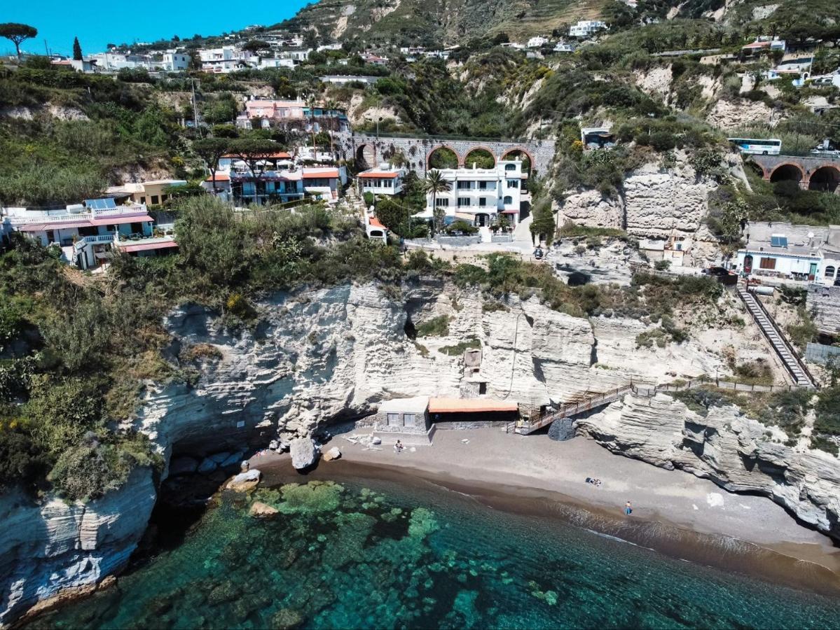Villa Bina Sea Hotel Sant'Angelo  エクステリア 写真