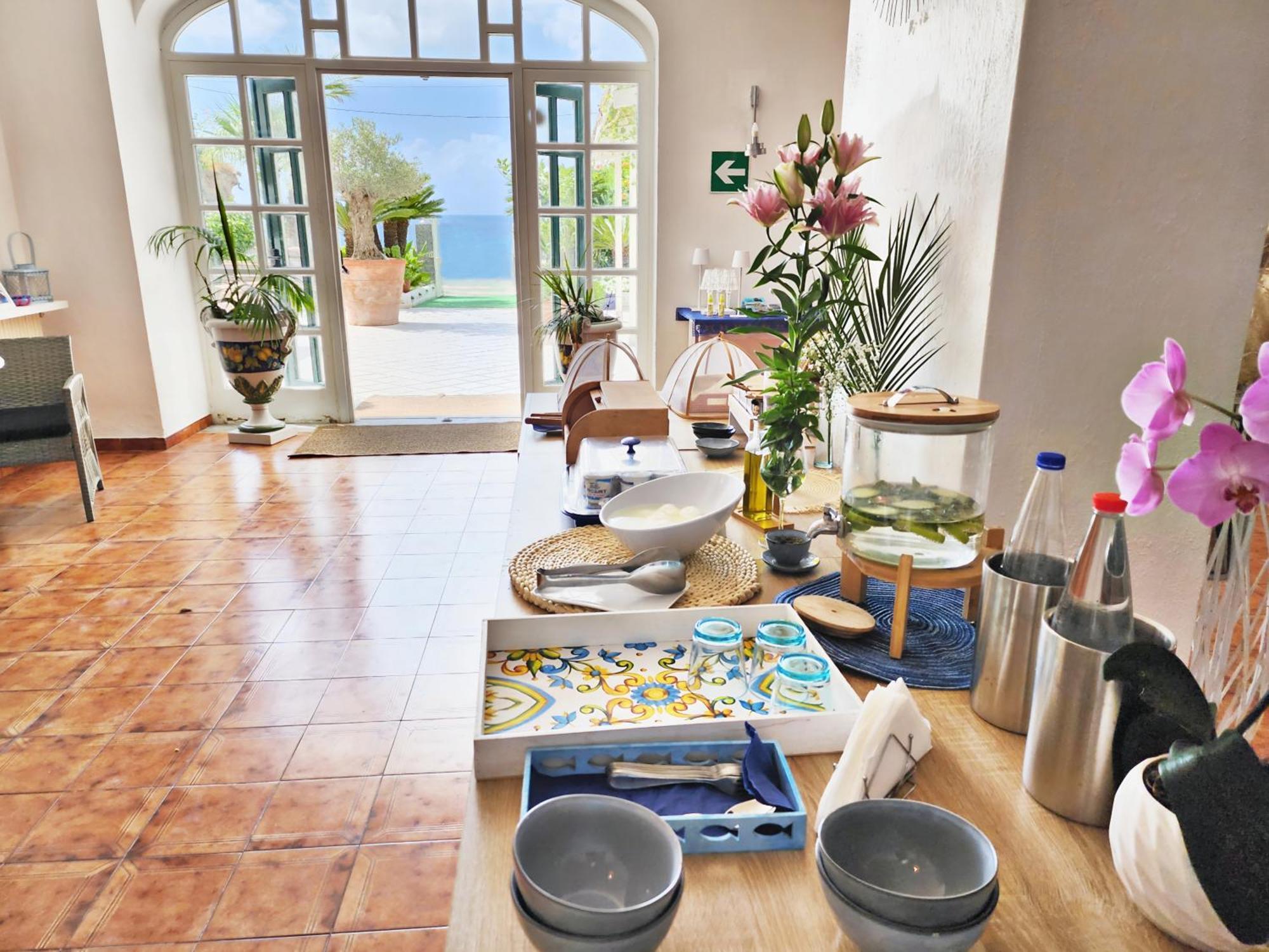 Villa Bina Sea Hotel Sant'Angelo  エクステリア 写真
